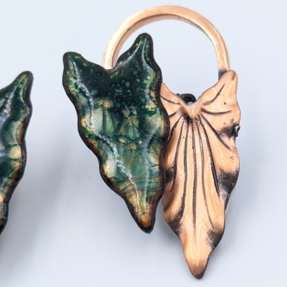 Vintage 1950s Matisse Renoir copper and enamel leaf clip on earrings - Picture 4 of 6